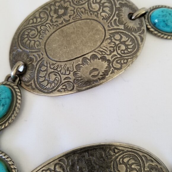 Nine West Heavy Antiqued Silver Faux Turquoise Cabochon Chain Belt - Picture 4 of 4